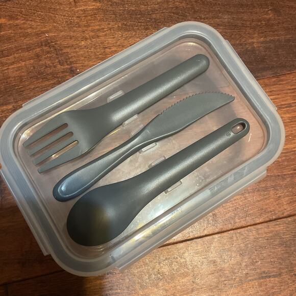 Glass Meal Prep Containers w/ 3 pc Utensils - 4 Ct - Picture 5 of 6